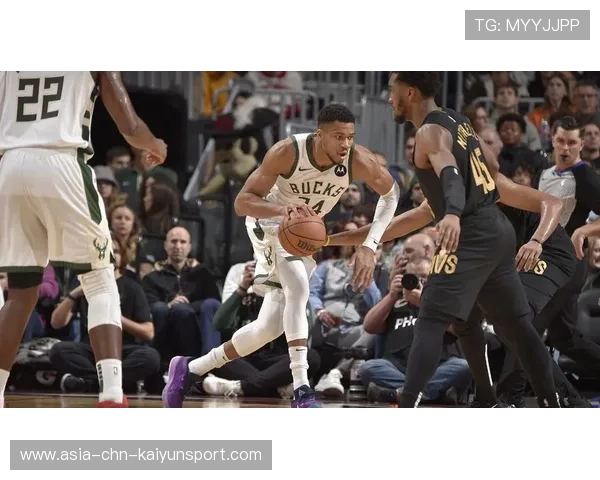 雄鹿双核爆砍合计80分